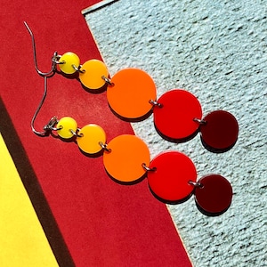 Acrylic Geometric Circle Earrings // Artsy // Accessory // Statement Piece // Modern // Bold // Fun // Ombre