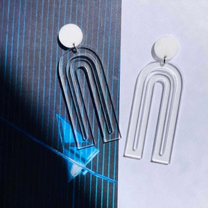 Acrylic Geometric U Shape Earrings // Retro // Artsy // Abstract // Statement Piece // Graphic Design // Clear