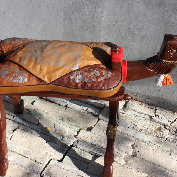 Repose-pieds vintage style selle camel - Des sièges authentiques fabriqués à la main pour un charme marocain dans votre maison