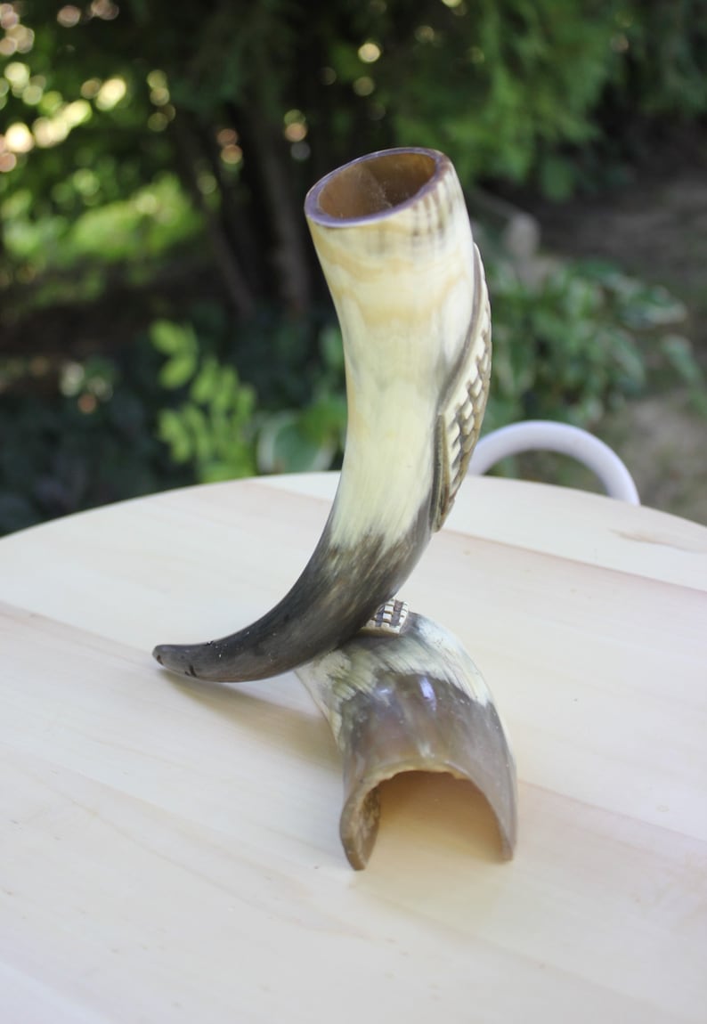 Vintage Drinking Horn Bul Horn Decor Engraved Horn Stand Etsy