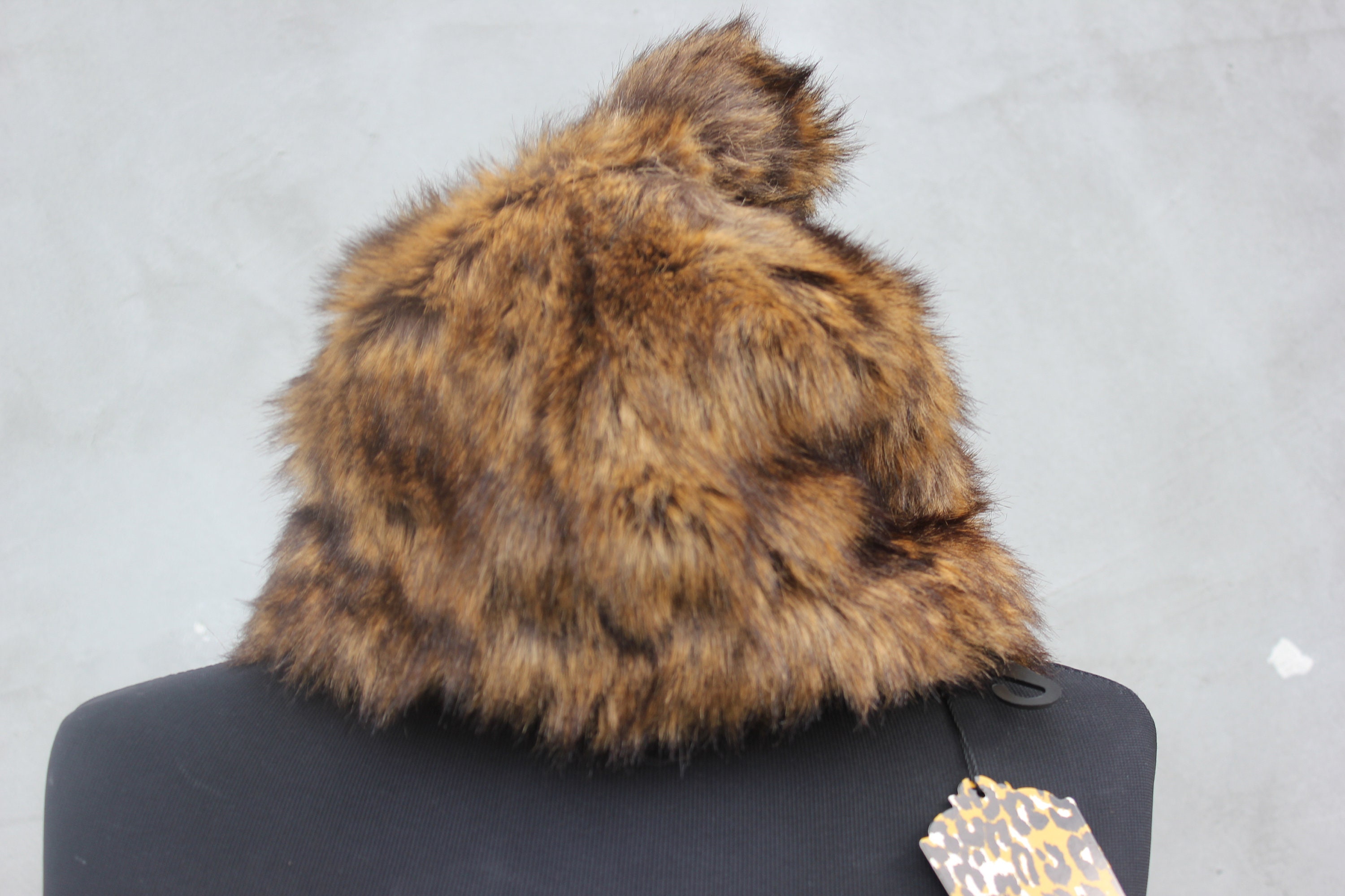1960s Faux Fur Bubble Hat: Albertus Swanepoel Designer Toque  display picture 2