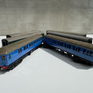 Vintage British Train Carriage Set, Tri Ang Model Railway Coaches, HO/OO Scale Antique Locomotive Collection, Collectible Uk Railroad