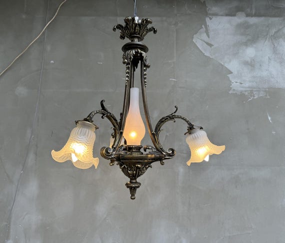 ブロンズシャンデリア 6灯 フロストガラス アンティークブロンズシャンデリア：ロココ調フロストガラスペンダント