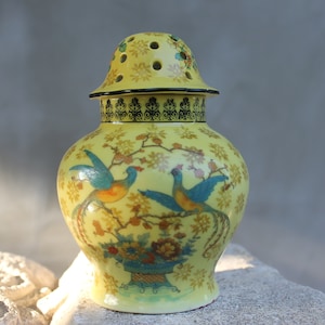 Żółty wazon porcelanowy z otworem w pokrywie Wazon ceramiczny Ikebana z motywami ptaków i kwiatów