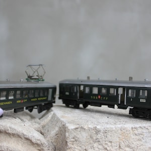 Marklin 4015 SBB Passenger Train Car Model and Marklin 4016 Speisewagen SBB Model, Wired, with Internal Lighting