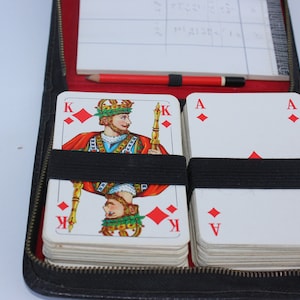 Carte da gioco in custodia per bridge o canasta, due mazzi con taccuino, regalo di Natale per i compagni, regalo per i giochi da tavolo d'amore