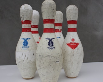 Set van 5 Bowling Pins Amflite II, Actief Gebruikt Houten, USA Plastic Coated Pins, Etalage of Boutique Display Decor