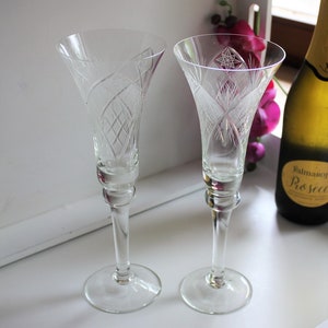 Champagne glasses Elegant wedding flutes set Vintage champagne flutes Wedding champagne glasses  Wedding champagne flute wedding mementos
