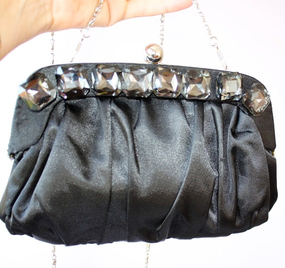 Plain Black Ladies Leather Clutch Purse at Rs 250 in New Delhi | ID:  2853481417073