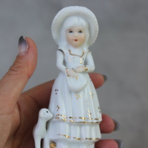 Vintage Capodimonte Girl with Lamb Figurine Romantic statue of a Girl Art Deco 30s Stunning Anniversary gift
