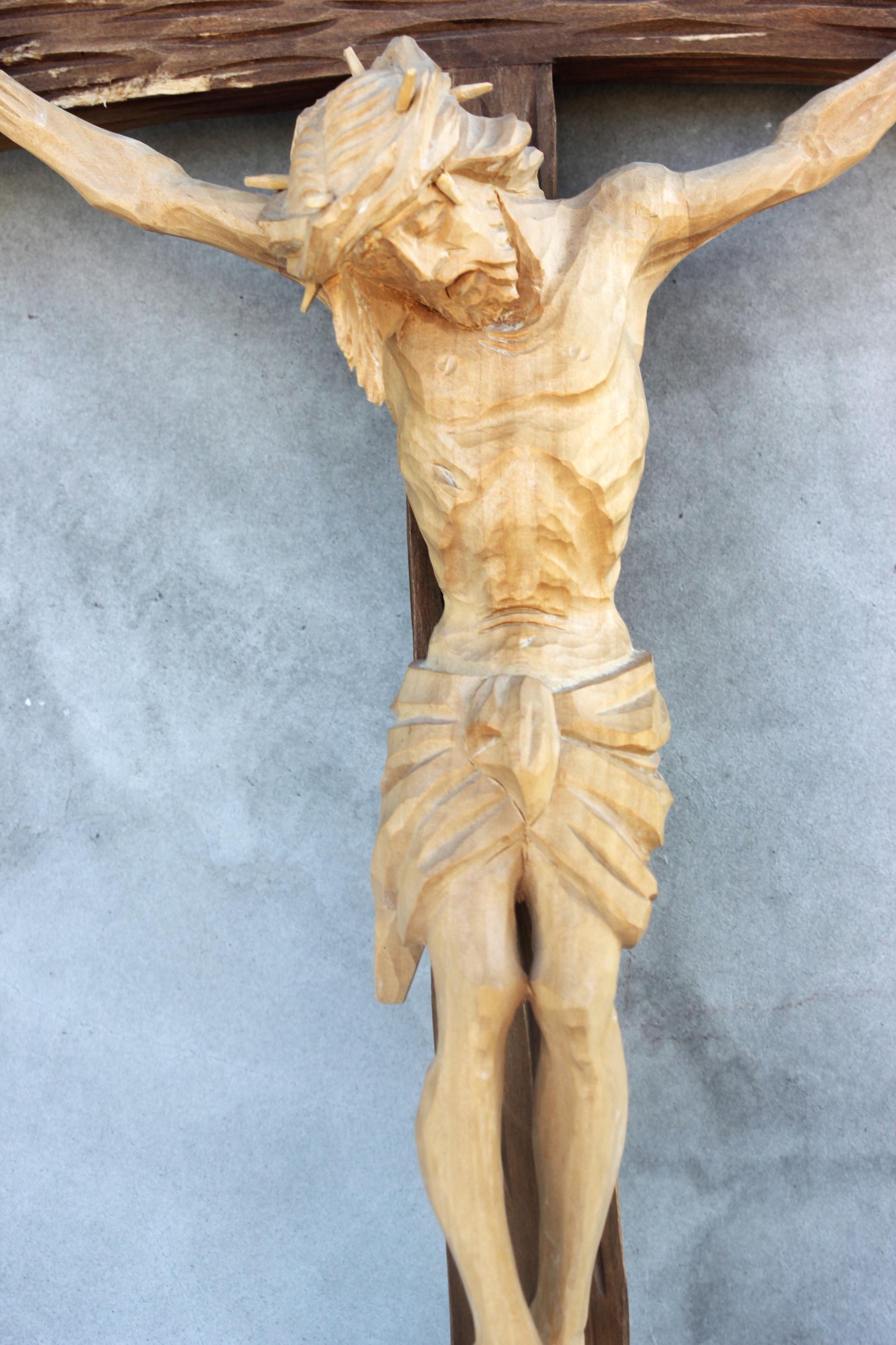 大きな手彫りの木製十字架像（70cm）、精巧なイエス・キリスト像
