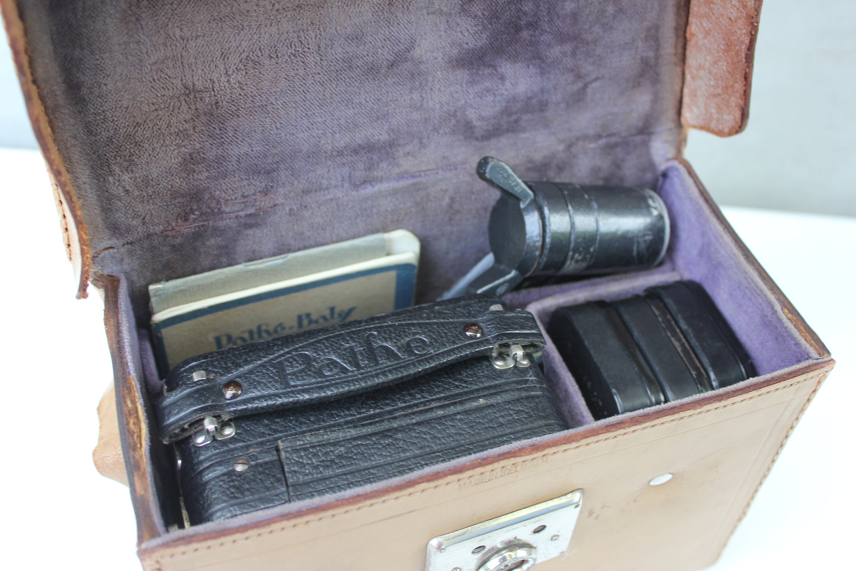 動品 パテーベビー フランス製パテ社 1920年代 フランス製 9.5mmカメラ 1922年にフランスのパテ社が発売した9.5mmフィルムの「Pathé