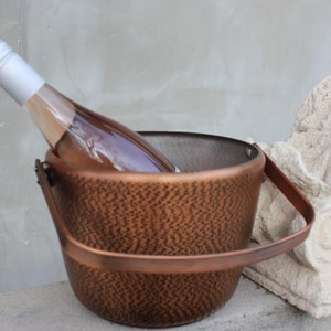 Vintage Hammered Copper Wine Ice Bucket with Handle Rustic Bar Decor Champagne Cooler Wedding Gift Wine Chiller