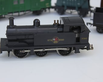 Hornby Dublo Train Composition Locomotive with Wagons Super Detail Schools class Model Train