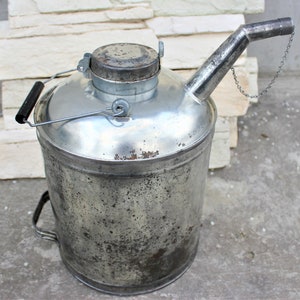 Vintage Galvanized Zinc can, Large Vintage French metal Watering Can, Farmhouse decor, Rustic garden Décor