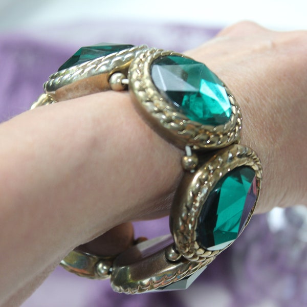 Stretch Green Bracelet Gold Tone Metal Big Faceted Rhinestone Summer Impressive Jewelry