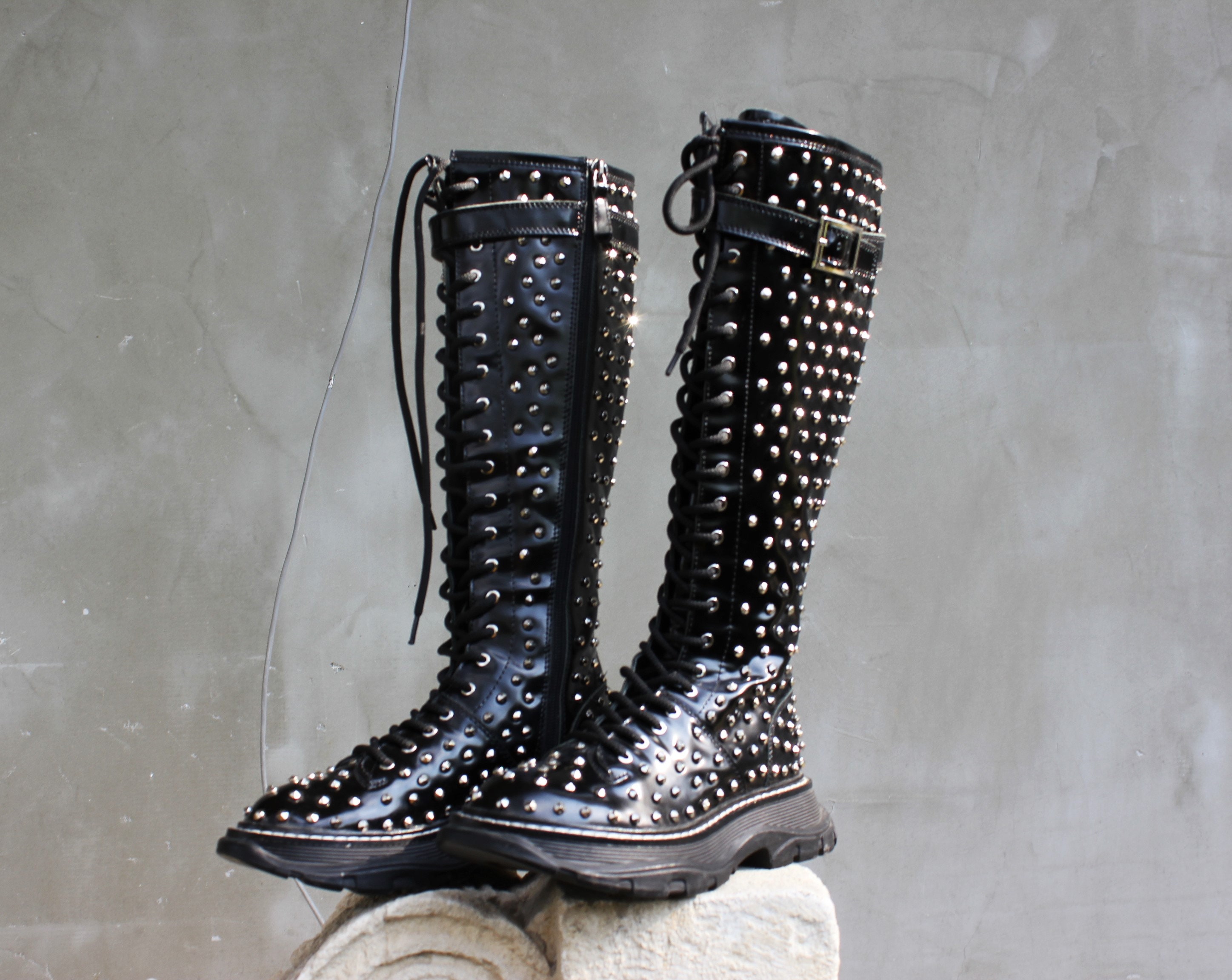 Alexander Mcqueen Black Leather Knee- High Boots With Spikes Alexander Mcqueen Black Leather Knee- High Boots With Spikes
