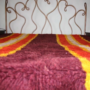 Large Woolen Shaggy Bed Cover, Cozy and Stylish Bedroom Decor, King Size Heavy Blanket