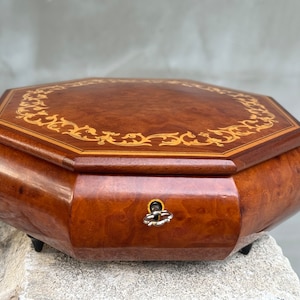 Italian Wooden Music Jewelry Box, Vintage Red Velvet Lined Storage Container, Luxury Handcrafted Melodic Casket With Key, Elegant Artisan