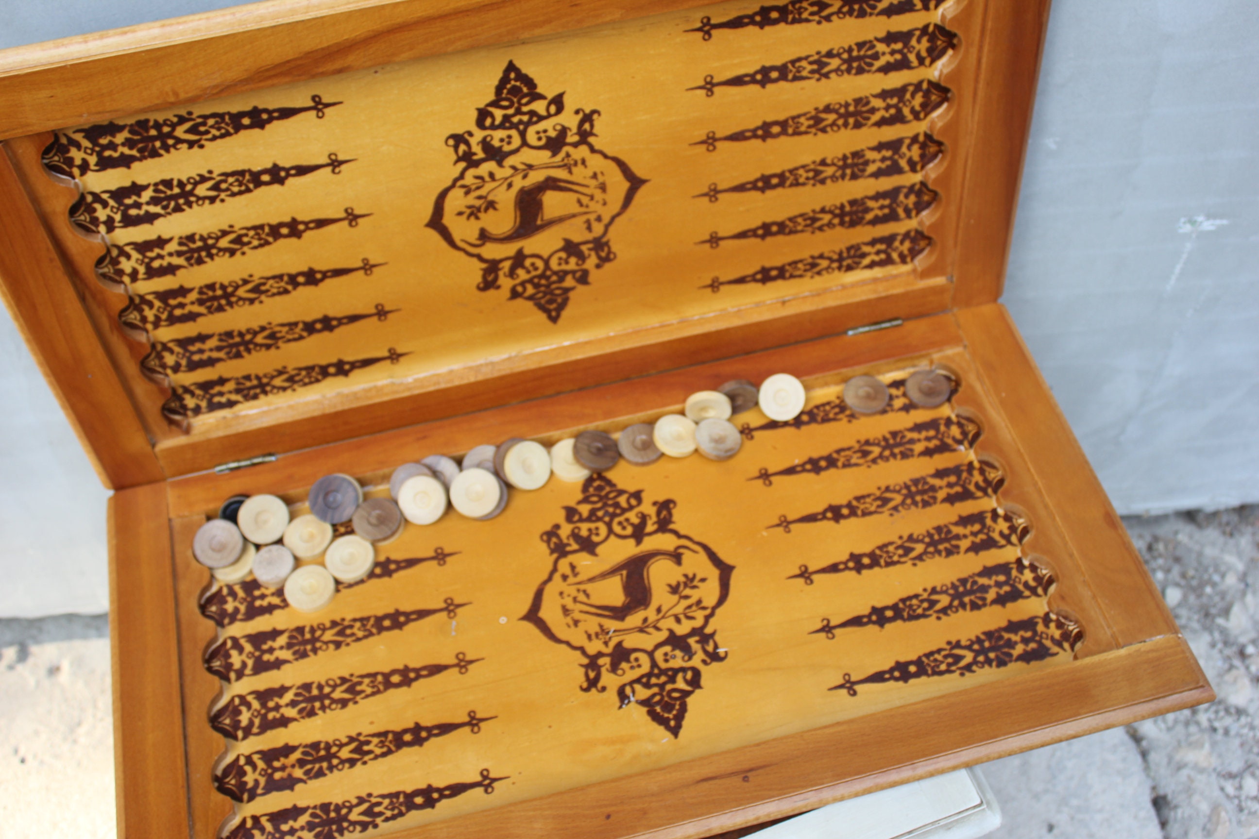 Backgammon De Luxe Artisanal En Bois – Avec Couverture – Aziz Khan – Neuf