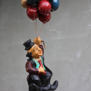 Vintage Hänge Clown Statue mit Luftballons Harz Lustige Figur Schaufenster Hängen Spielzeug Liebe Clown Skulptur Geschenk