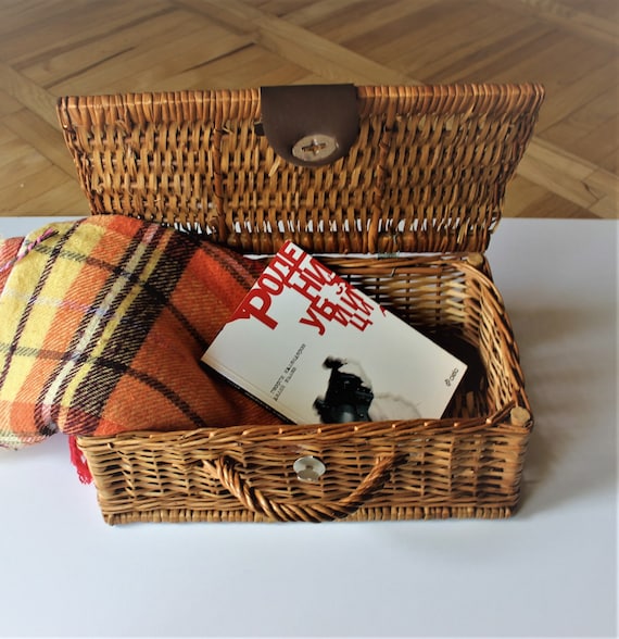 ヴィンテージ編み込みウィッカーピクニックバスケット（レザー留め具