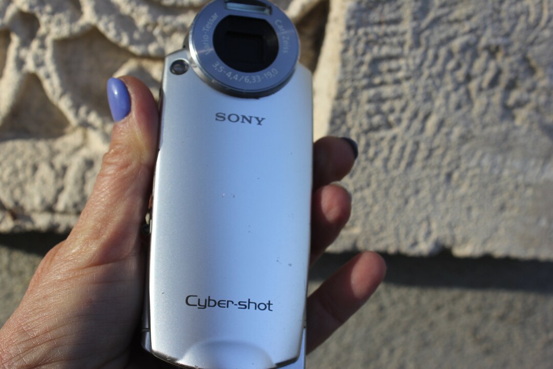Sony Cyber Shot 5.1 Megapixel Compact Digital Camera, Photo and Video