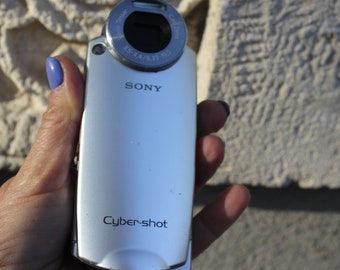 Sony Cyber Shot 5.1 Megapixel Compact Digital Camera, Photo and Video, for Travelers