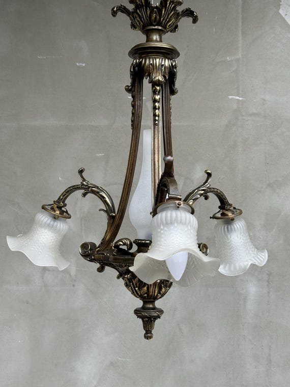 アンティークブロンズシャンデリア：ロココ調フロストガラスペンダント