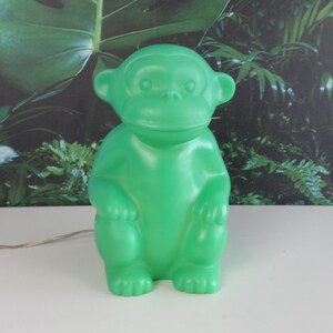 Lebber vintage® - Vintage gummy monkey lamp in green. Decoline