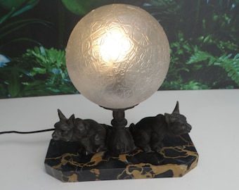 Lebber vintage® - ZELDZAME functionele art deco dierenlamp van marmer en zink. Uit het begin van de vorige eeuw. 1920.