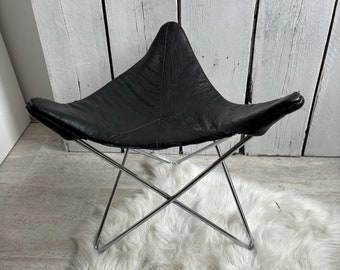 Lebber vintage ® - Jorge Ferrari Hardoy footstool, black leather.