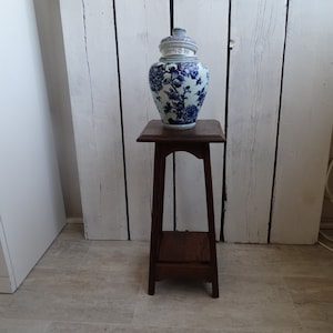 Lebber vintage® - Vintage side table, hall table, plant table, book table, flower table.