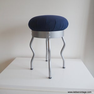 Lebber vintage® - vintage Ikea stool, by Per Ivar Ledang. template URI. Memphis style modern stool with wavy zigzag legs. Blue