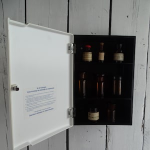 Lebber vintage® - 1960s White Italian Design BATHROOM or Medicine Cabinet &#39;Cervino&#39; by CM Torino