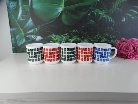 Lebber vintage® - Arcopal squares vintage cup, seventies!! Made in France.
