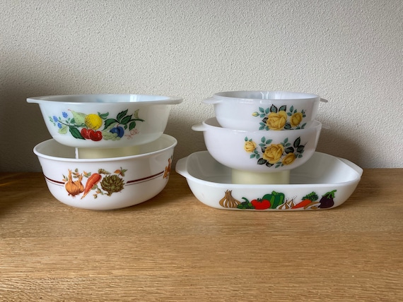 Arcopal, jaj Pyrex glass tableware dishes. vintage.
