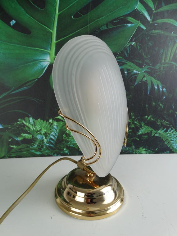 Lebber vintage® - Hollywood regency Shell lamp, made in Italy.