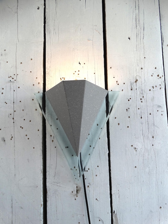 Lebber vintage® - Vintage design wall lamp 80s, postmodern gray pyramid and Lucite wall fixture