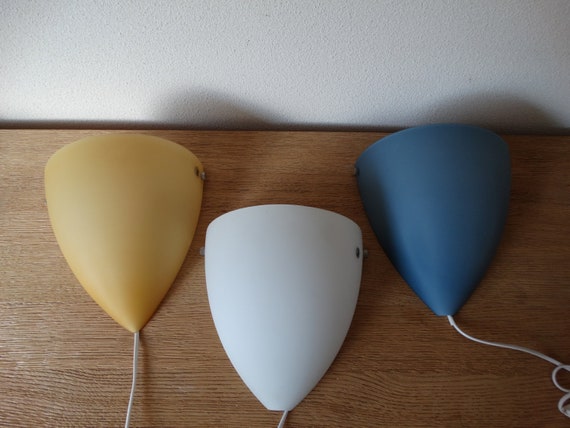 Lebber vintage® - Ikea Kvintett wall lamp in soft yellow - white or blue 90s