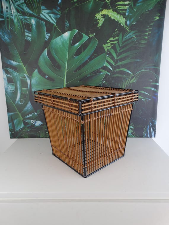 Lebber vintage® - Mid Century Rohe Noordwolde rattan basket by Dirk van Sliedrecht 1960s design storage unit.