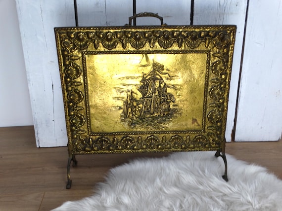 Lebber vintage® - Antique fireplace screen, brass/copper fireplace screen, vintage fireplace screen. With sailboat.