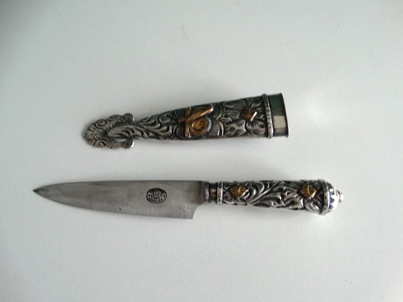 Lebber vintage® - Vintage Industria Argentina Juca Tandil Graceful Alpaca Gaucho knife and sheath.