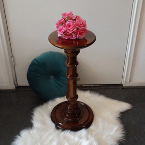 Lebber vintage® - Vintage oak side table, pedestal, plant table, book table.
