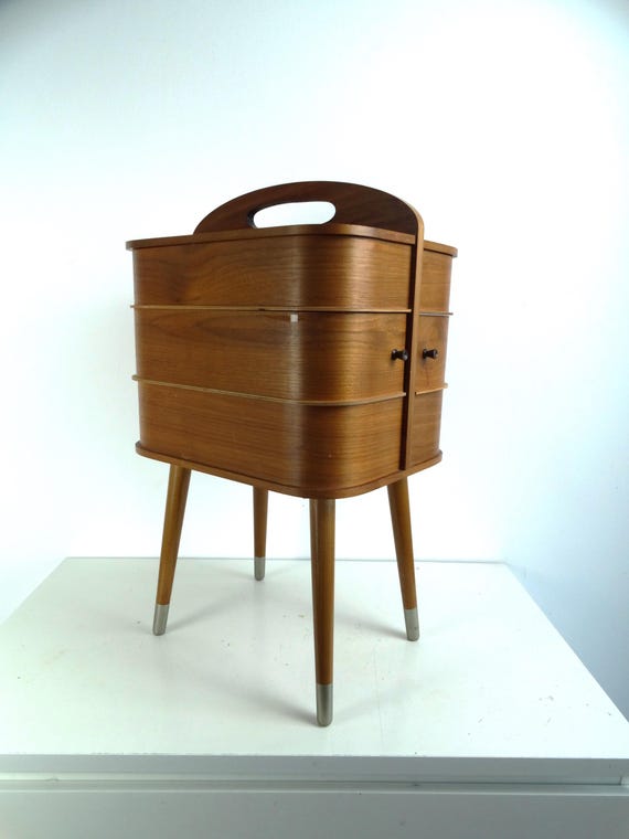 Lebber Vintage® - Hinged sewing box, mid-century Danish design, 1950s-1960s vintage. Scandinavian sewing box.