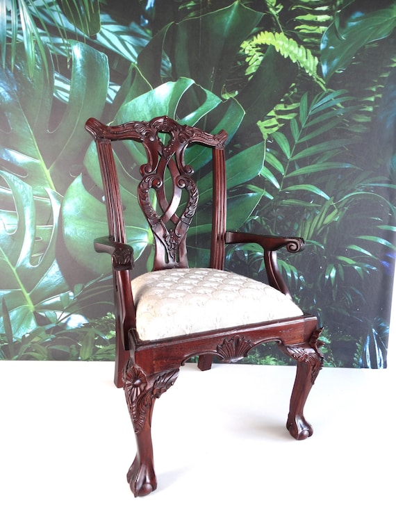 Lebber vintage® - Vintage Chippendale Carved Mahogany Children's or Doll's Chair made of Hickory. Salesman chair.
