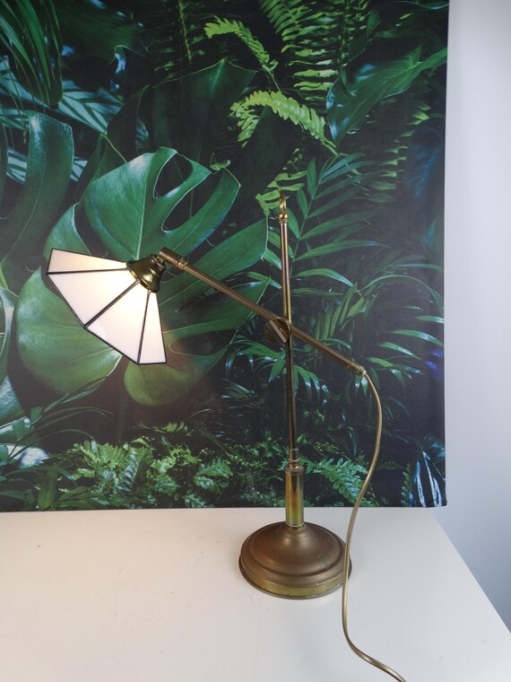 Lebber vintage® - Art Deco large table lamp/desk lamp/banker's lamp, 70s, gold with white Tiffany style