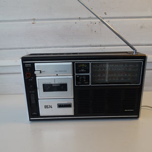Lebber vintage® - Vintage Aristona 4-Band-Radio-Kassettenrekorder. Mod. SX8574/13