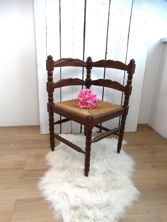 Lebber vintage® - Antique beech wood, hand-turned so-called Bobbin chair, with rush seat!