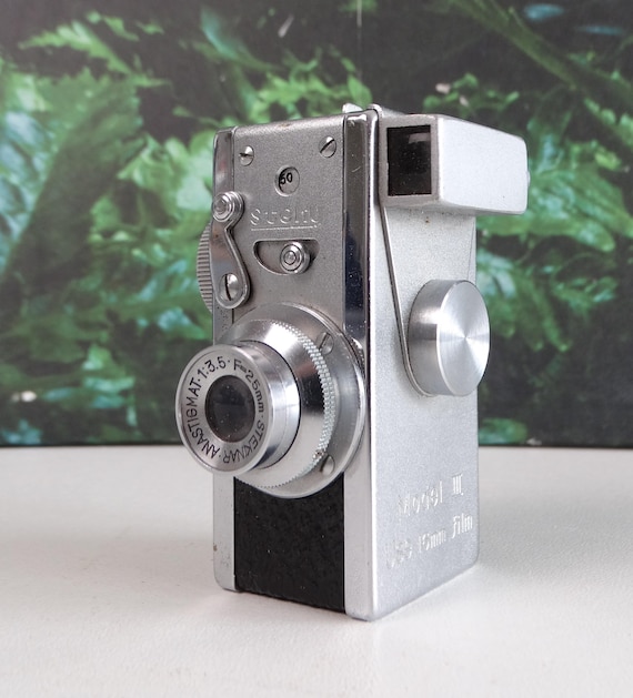 Lebber vintage® - Vintage Steky 16 mm camera in case, neat and clean, works! Spy camera.